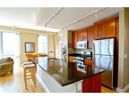 Kitchen - 2025 S Indiana Ave