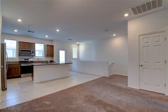 Building Photo - 664 Anemone Ln