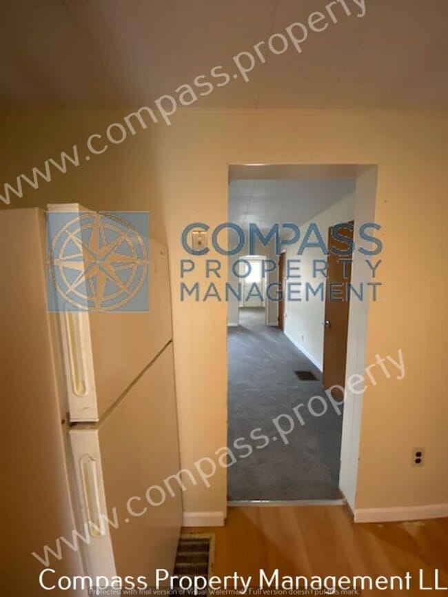 Building Photo - $1295 - 3 Bed, 1 Bath - West End of Coates...