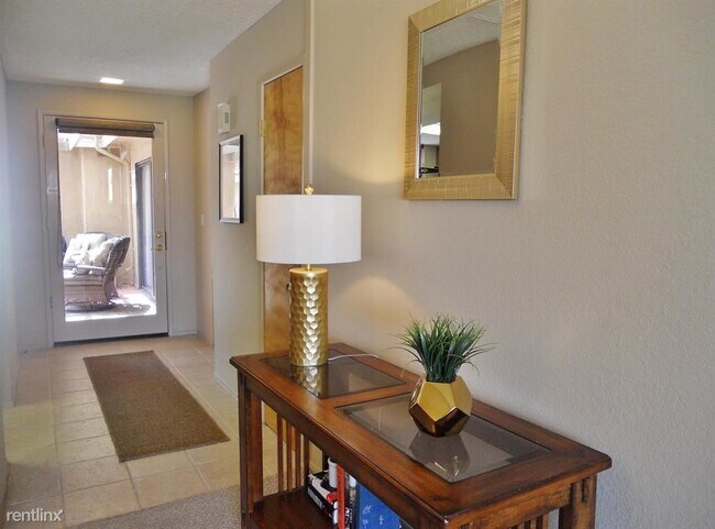 Foto del edificio - 2 br, 2 bath Condo - 290 San Vicente Cir