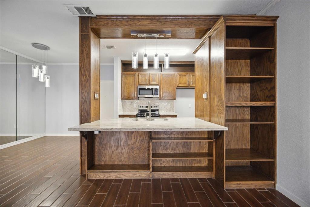 Foto principal - 9850 Pagewood Ln