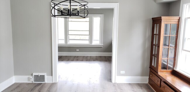 Foto del edificio - 2119 Waterbury Rd