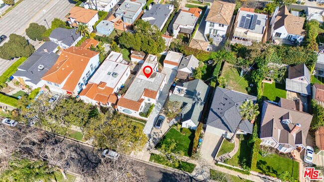 Foto del edificio - 2214 Benecia Ave