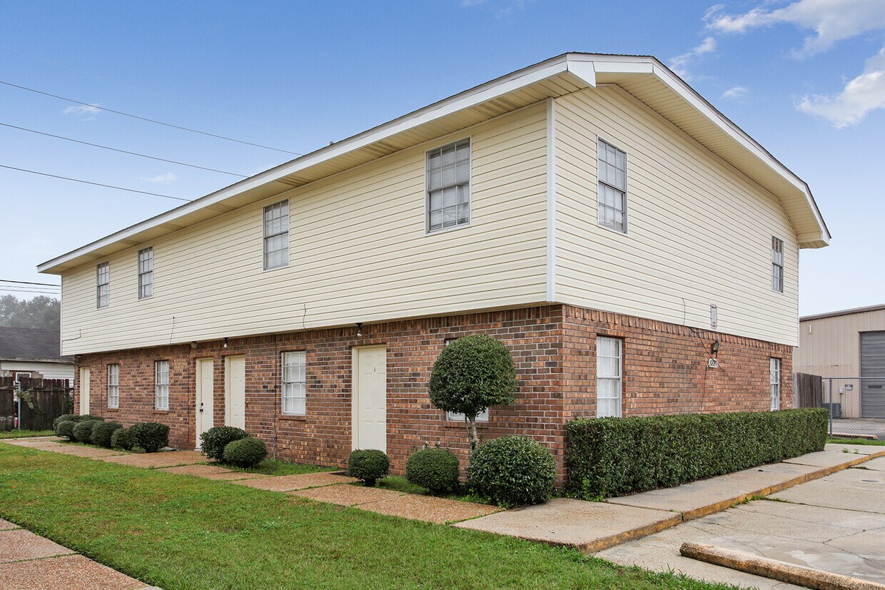 Main Building - 8895 Richmond Dr