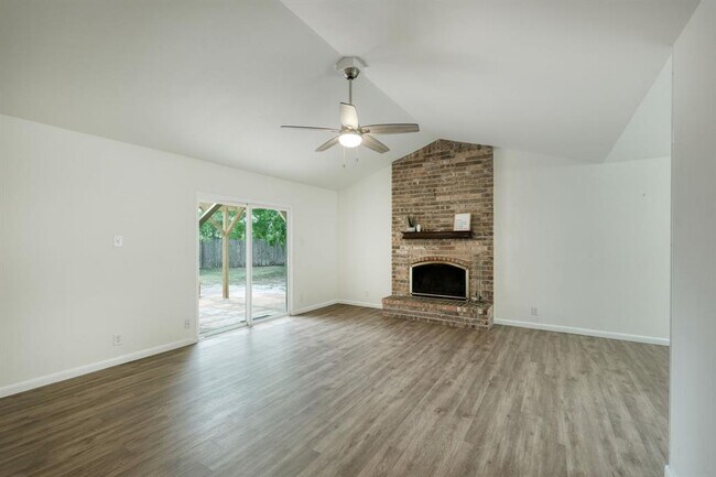 Building Photo - 9001 Lodge Ct
