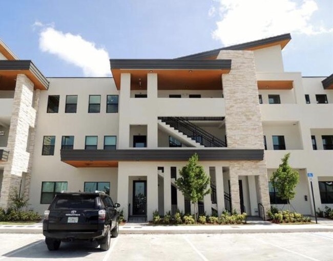 Building Photo - 7809 NW 104th Ave