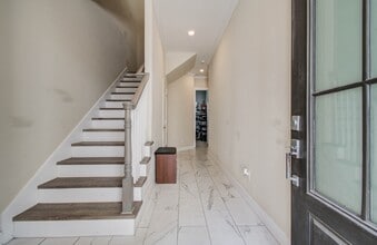 Building Photo - 2115 Naomi St