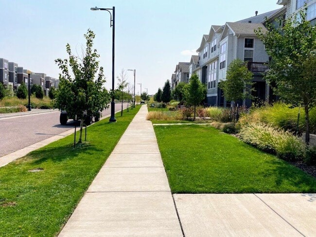 Photo - 5447 Valentia St Townhome