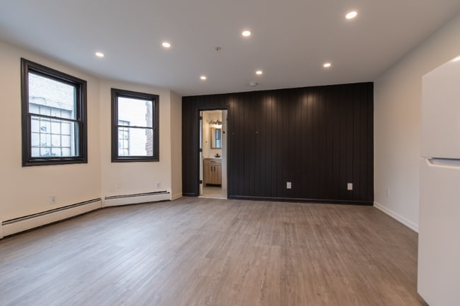 Building Photo - 32 Cargill St