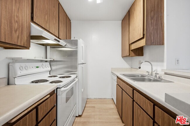Foto del edificio - 7742 Redlands St