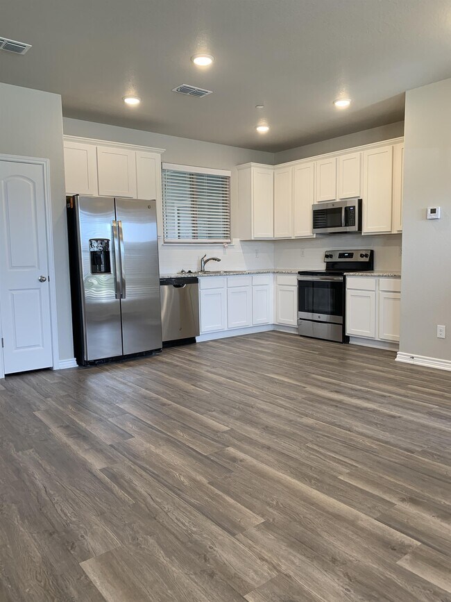 Foto del edificio - 7611 Stonehollow