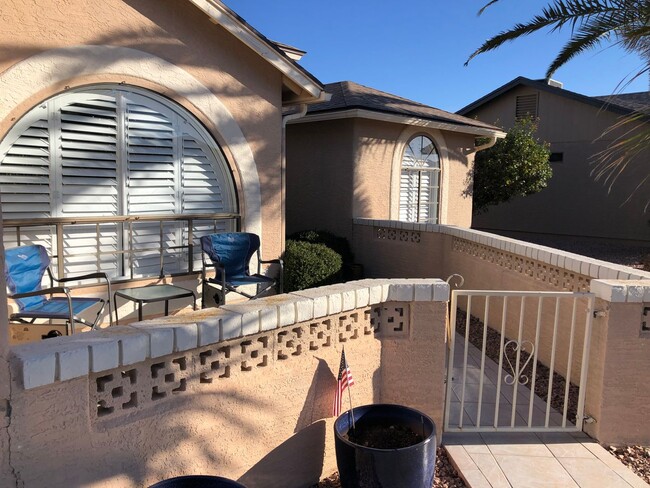 Building Photo - Gorgeous 3 Bedroom / 2 Bath home in Leisur...