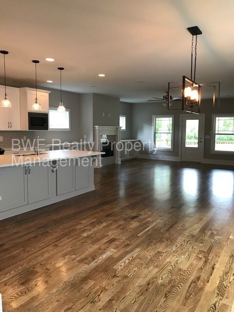 Foto del edificio - 835 Gale Ln