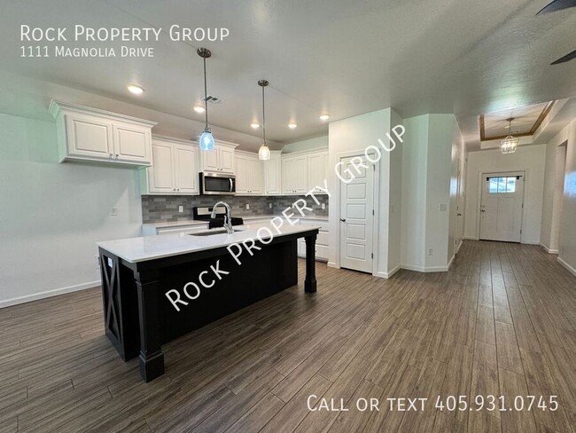 Foto del edificio - 1111 Magnolia Dr