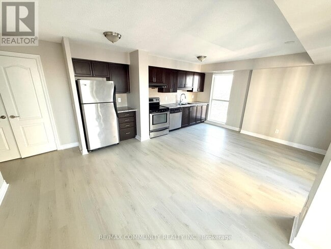 Building Photo - 60 Town Centre Court