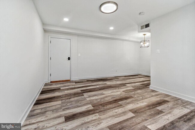 Foto del edificio - 4420 1st Pl NE