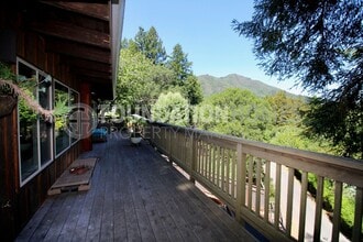 Building Photo - 754 Panoramic Hwy