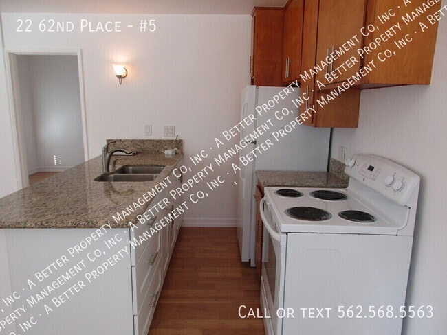 Building Photo - 22 62nd Pl
