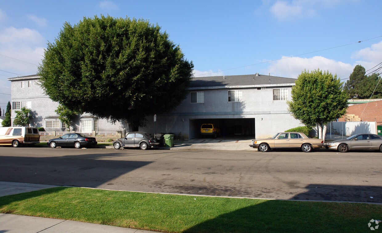 Foto del edificio - 211 N Cedar Ave