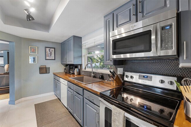 Foto del edificio - 5260 NE 17th Terrace