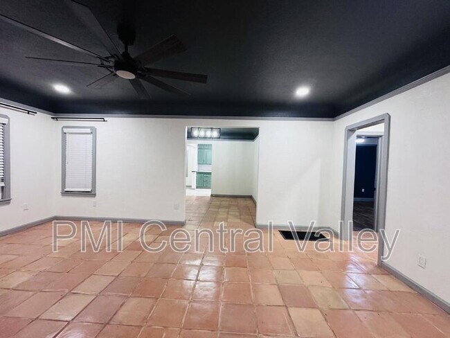 Foto del edificio - 133 Santa Barbara Ave