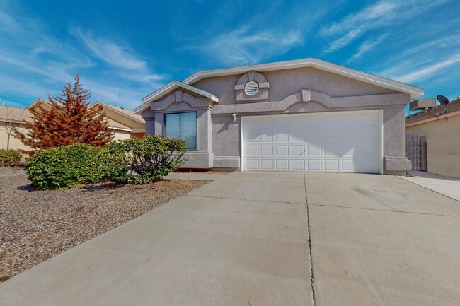 Building Photo - STUNNING Two Bedroom 2 Bath With office an...