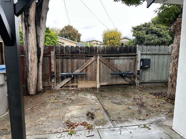 Foto del edificio - Stunning 4-bedroom, 2-bathroom home