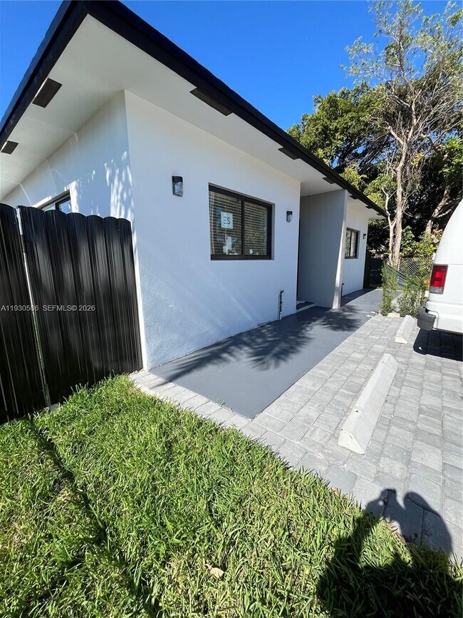 Foto del edificio - 119 NW 5th Ave