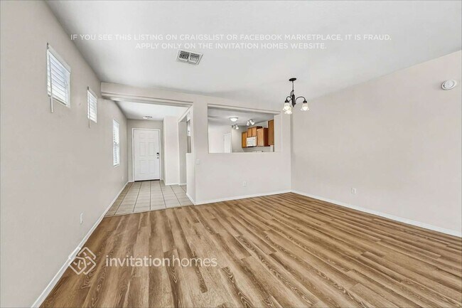 Foto del edificio - 43893 W Cowpath Rd