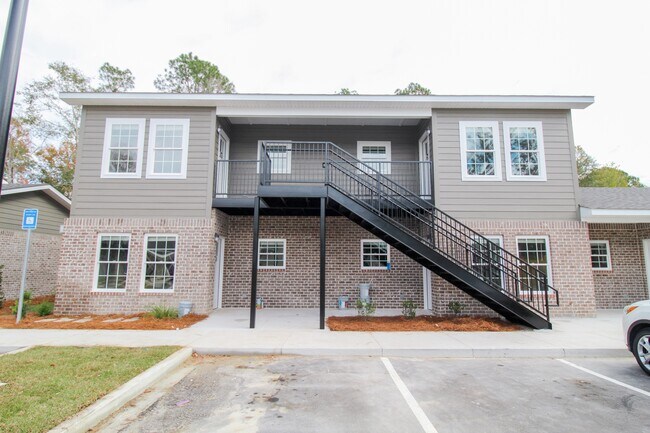 Building Photo - 130 Briarwood Rd