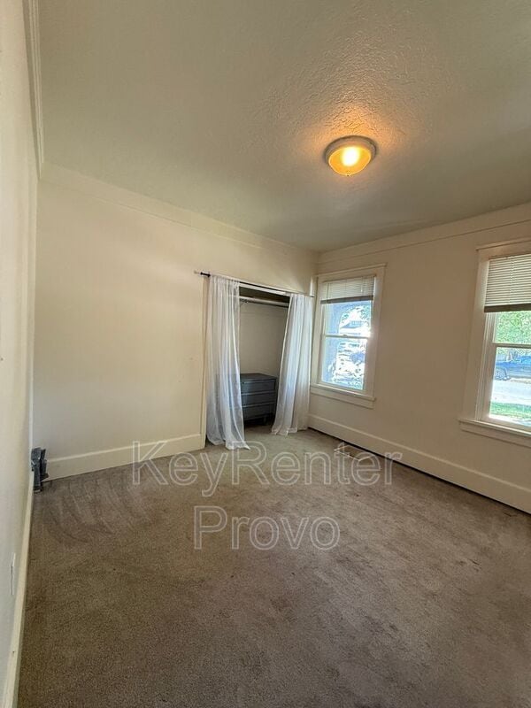 Building Photo - 153 200 S