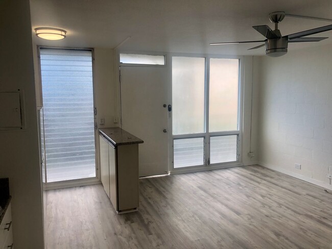 Foto del edificio - Cozy 1 Bedroom Near UH