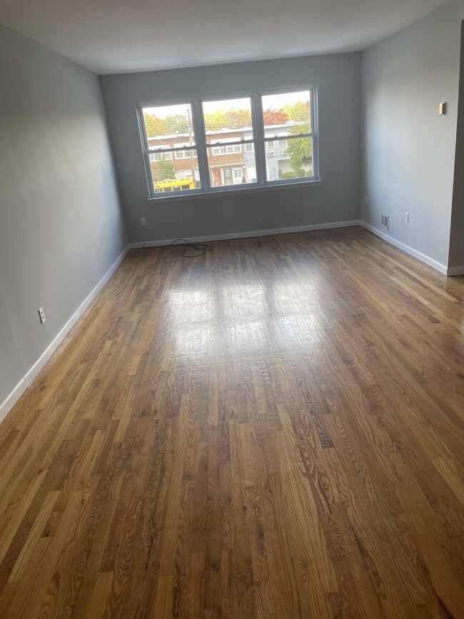 Building Photo - 152 Jules Dr