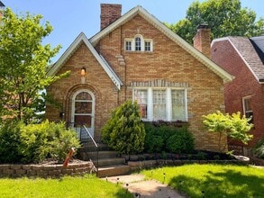 Building Photo - 6644 Sutherland Ave