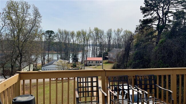 Building Photo - 160 Hudgins Lake Rd