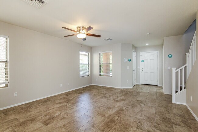 Foto del edificio - 18538 W Fairway Dr