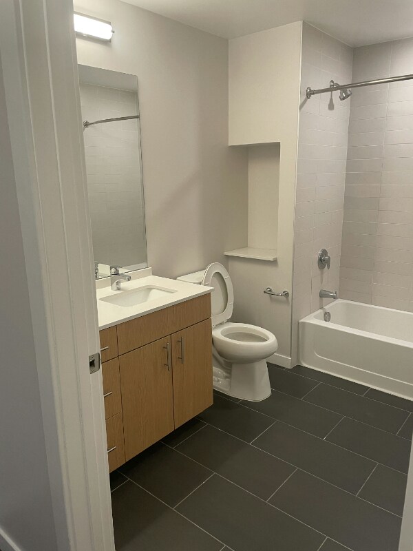 Foto del edificio - 2450 S University Blvd