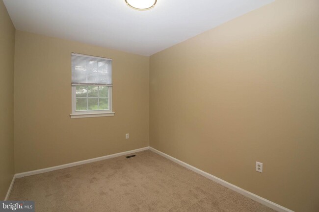 Foto del edificio - 6447 Union Ct