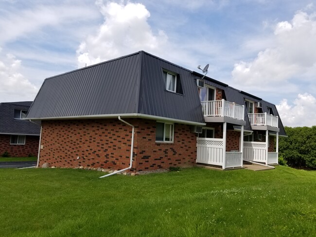 Building Photo - 3134 Hillcrest Rd