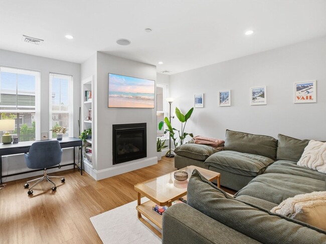 Building Photo - 45 L St