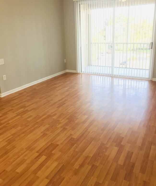 Living room - 7990 Baymeadows Rd E