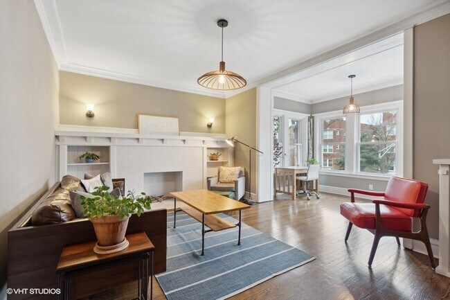 Building Photo - 4451 N Beacon St