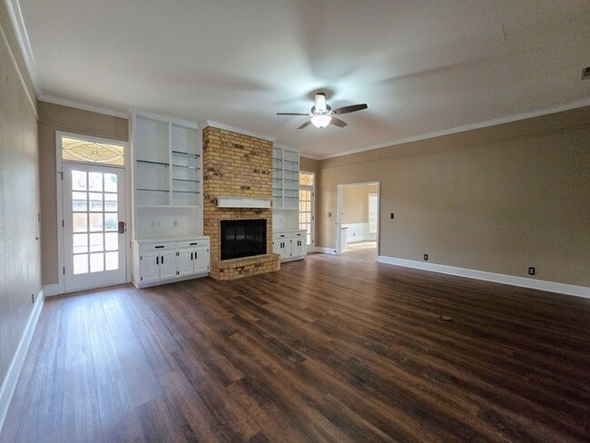 Building Photo - 5423 Basswood Cir