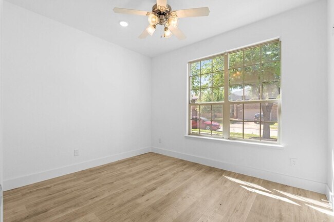 Foto del edificio - 12625 Joplin Drive