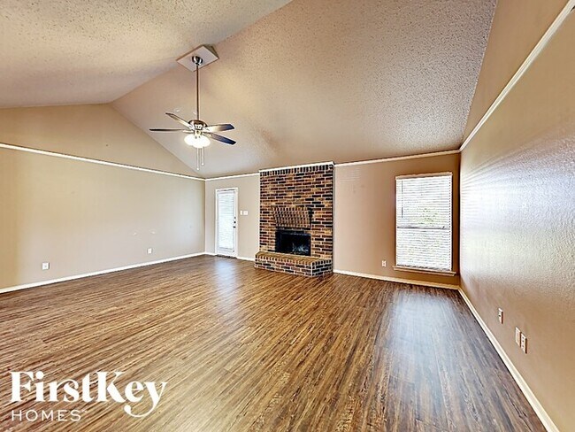 Building Photo - 589 Bluebonnet Dr