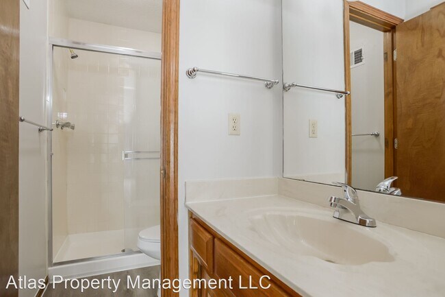 Building Photo - 4 br, 3 bath House - 1717 E Sheridan Bridg...