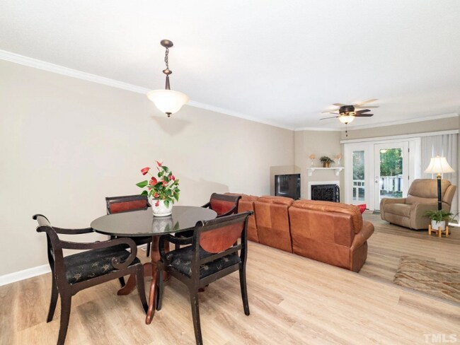 Foto del edificio - 1018 N Bend Dr