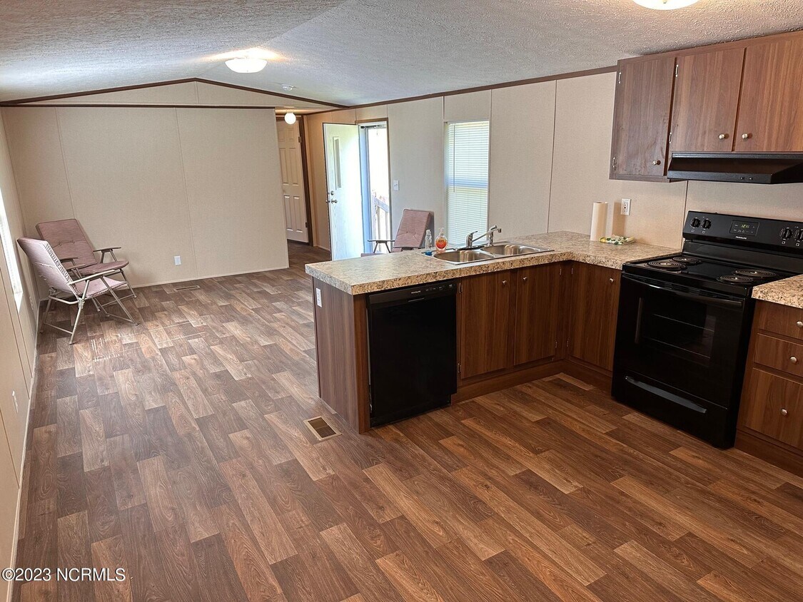 cabinet 39724071.jpg