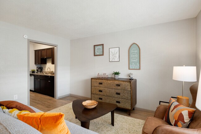 Apartamento renovado de 1 habitación y sala de estar - Forest Gate Apartments