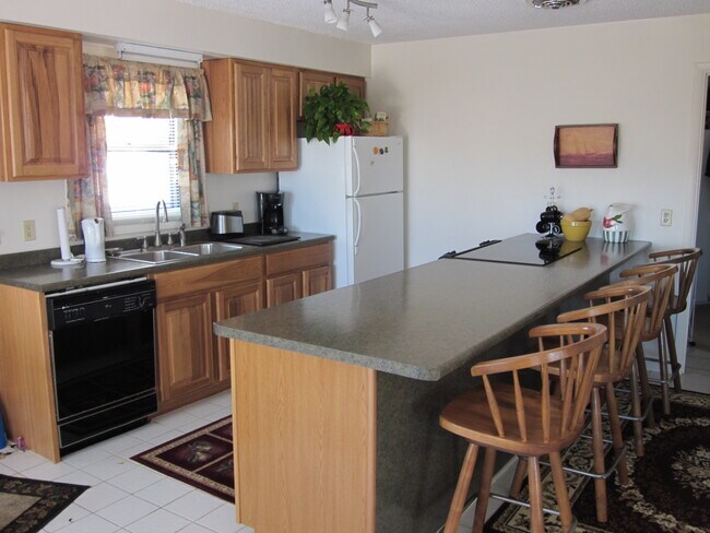 Kitchen area - 155 Abbey Fields Ln